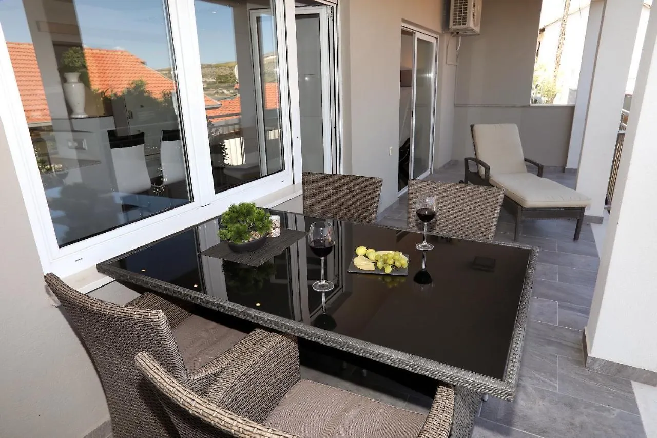 Apartments Vida Trogir