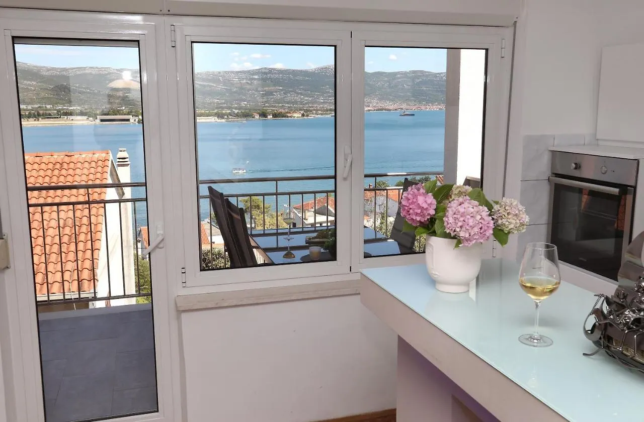 Apartments Vida Trogir 0*,