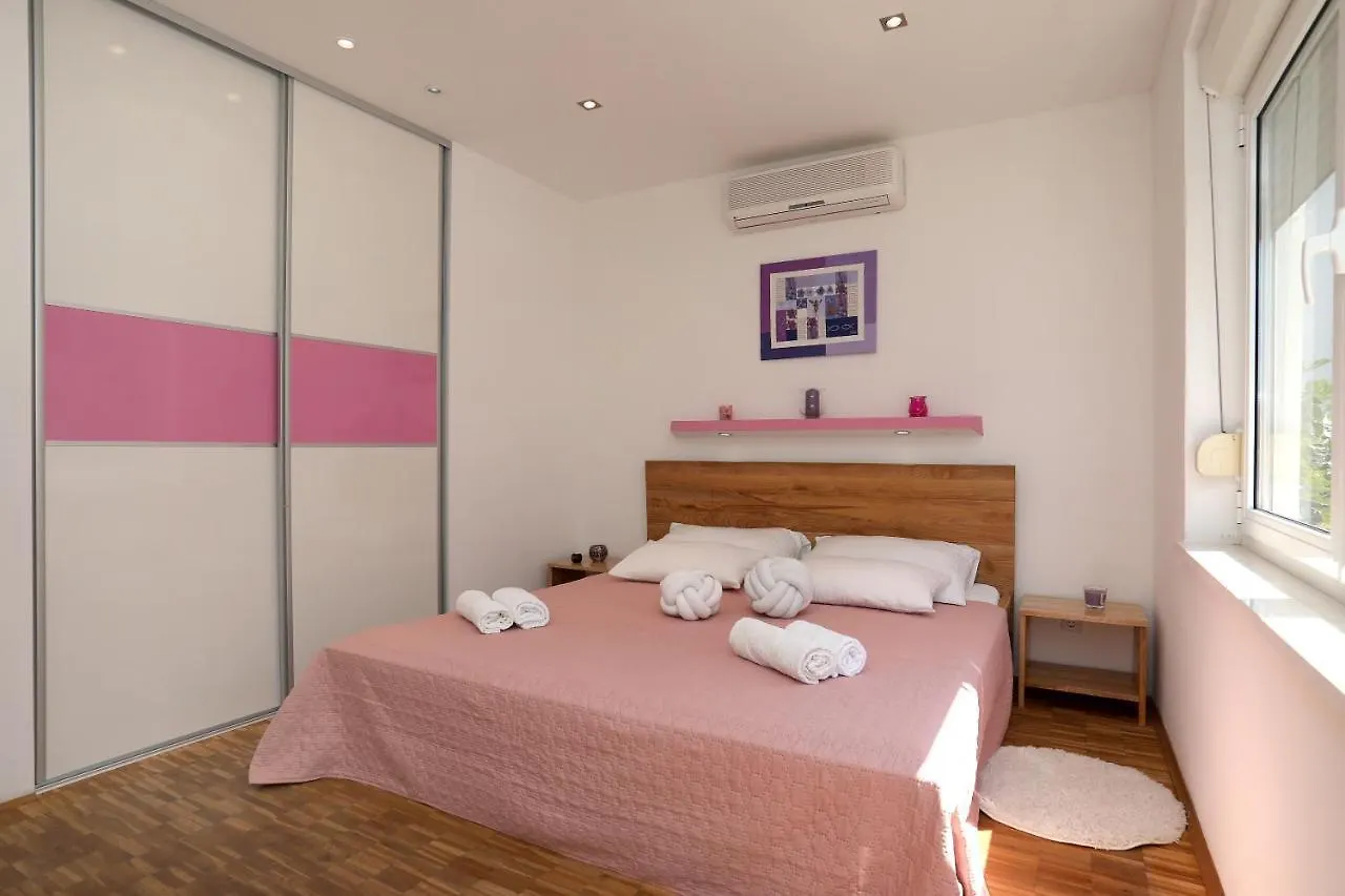 Apartments Vida Trogir